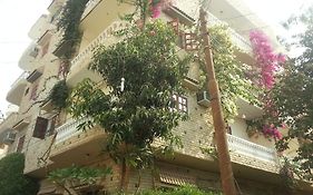 卢克索皇家公寓